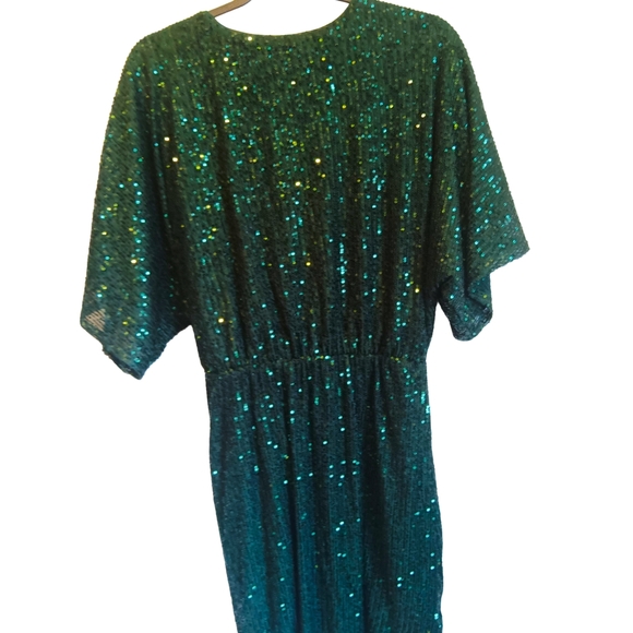 Gilli Emerald Sequin Wrap Dress - Picture 3 of 5